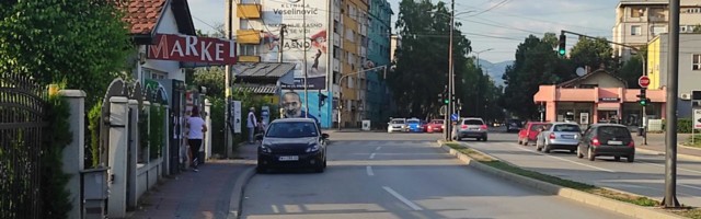 Ukraden automobil kod UKC-a, policija traga ulicama Niša