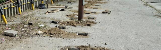 O parkingu kod Vukove škole, ponovo: Deca su im na poslednjem mestu