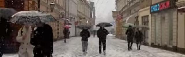 SNEG PARALISAO BANJALUKU! Zimske službe na terenu, poseban apel za vozače