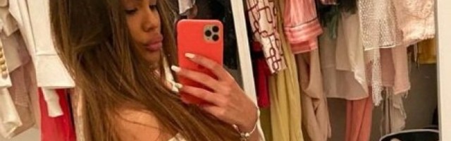 ZADRUGARKA IMALA OPERACIJU! Slika iz bolničkog kreveta, stavila je SILIKONE U GRUDI - Sada su konačno SAVRŠENE (FOTO)