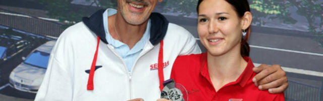 PONOSNI TATA: Dragutin Topić nakon nacionalnog rekorda mezimice RAZNEŽIO i one najtvrđeg srca! (FOTO)