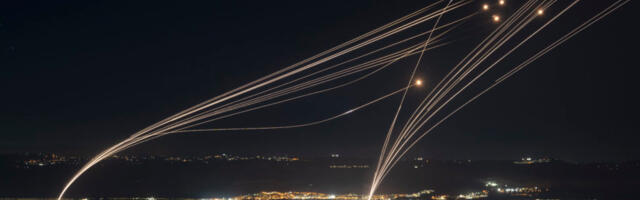 Ispaljeno 80 raketa – stotine hiljada ljudi beže u skloništa