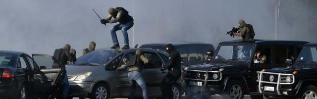 „Kobre su pouzdan stub sistema bezbednosti“: Vučić čestitao Dan jedinice