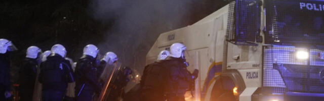 Инциденти на протестима у Тирани: Молотовљеви коктели и сузавац испред Владе