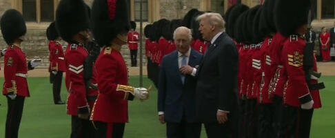 Otkrivena tajna veza: Tramp i kralj Čarls su rođaci?!