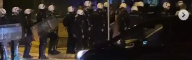 Interventna policija u punoj opremi u Mirijevu (VIDEO)