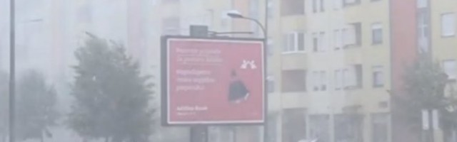 Kiše i jaki vetrovi napravili haos u Banjaluci! Pojedina naselja OSTALA BEZ STRUJE! /VIDEO/
