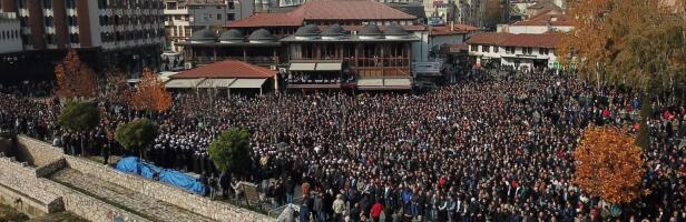 Sancak Tarihinde Görülmemiş Cenaze Merasimi. Binlerce Kişi Müftü Akademisyen Muamer Zukorliç’i Son Yolculuğuna Uğurladı