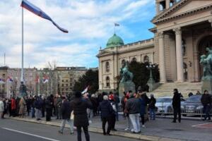 Протест испред Скупштине, захтев да парламент не подржи француско-немачки предлог споразума о КиМ