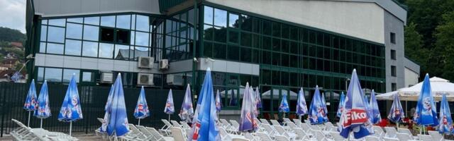 Otvorena letnja sezona na „Gradskom bazenu“ (VIDEO)