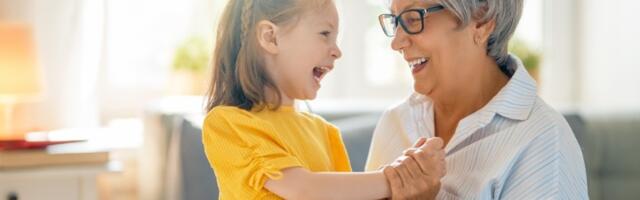 Genetičar otkriva ŠTA DETE ZAISTA NASLEĐUJE OD BAKE: Ove OSOBINE se prenose, ali i BOLESTI