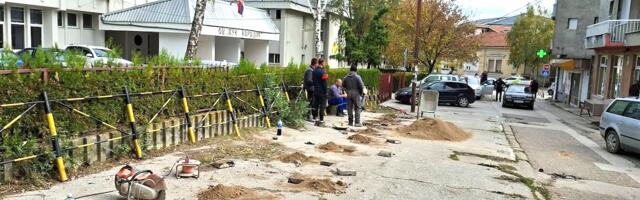 Zatražen državni inspekcijski nadzor zbog obeležavanja parkirališta kod Vukove škole