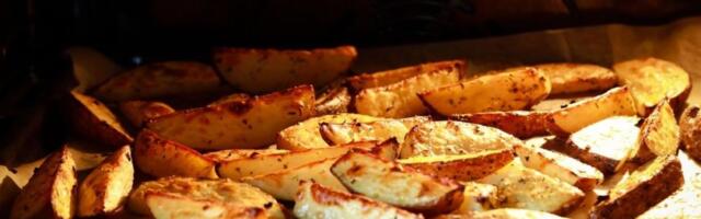 Recept za najbolji pekarski krompir sa slaninicom: Jak i sočan ručak, topi se u ustima