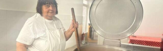 SRCE KOJE GREJE CEO GRAD! Miroslava je najstarija volonterka u Čačku, dvadeset godina hrani gladne i vraća im osmeh na lice