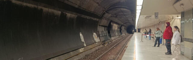 Привремено се обуставља заустављање возова код Вуковог споменика