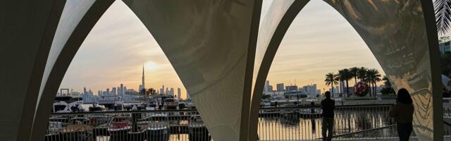 Grad duhova: Dubai gubi pola milijarde dnevno, turisti nestali