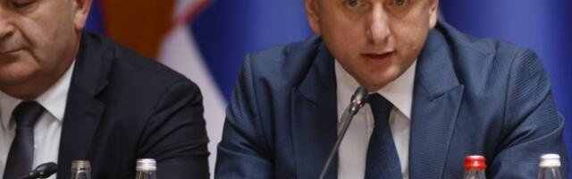 ZNATE KO JE KRIV! Milan Knežević zaledio parlament u Podgorici!