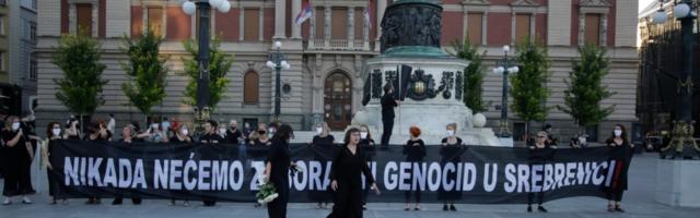 Ime Ratka Mladića ispisano na prostorijama „Žena u crnom“ u Beogradu