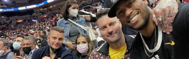 Kakva scena, ispred braće Jokić postavljeno DODATNO OBEZBEĐENJE, oni digli tri prsta: Prizor iz Majamija koji se nije video u prenosu /FOTO/