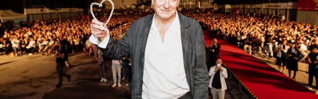 Švedskom glumcu Stellanu Skarsgårdu uručena nagrada „Počasno Srce Sarajeva“