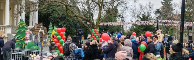 NOVOGODIŠNJE ČAROLIJE I PAKETIĆI ZA DECU SAVSKOG VENCA: Park otvorenog srca mesto praznične radosti za više od 2.500 mališana