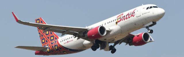 Uhvaćena lažna stjuardesa: Kupila uniformu preko interneta i ušla u avion – razlog će vas šokirati