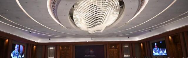 VUČIĆ NA PLENARNOJ SESIJI ŠEFOVA DELEGACIJA NA AI SAMITU U NJU DELHIJU: Država koja nema sopstveno znanje i kapacitete postaje zavisna od tuđih procena i odluka