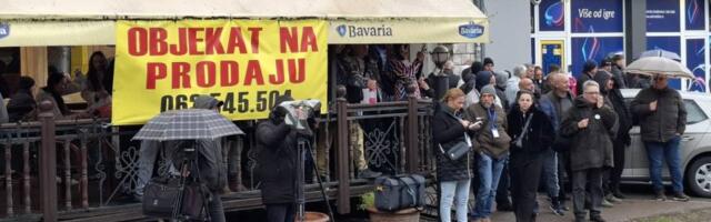 VIDEO Muškarac poručio policajcima u Kuli: "Vi mislite da branite državu, a branite jednog čoveka"