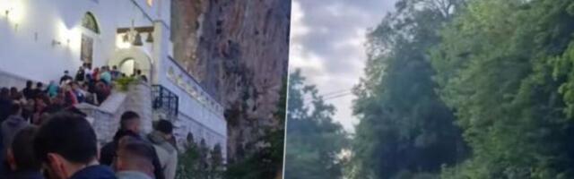 Vernici pohrlili ka Ostrogu, mnogi su prešli na stotine kilometara: Ovo je veličanstven prizor (VIDEO)