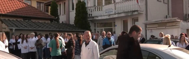 У Грачаници и Липљану скупови подршке ухапшеним директорима