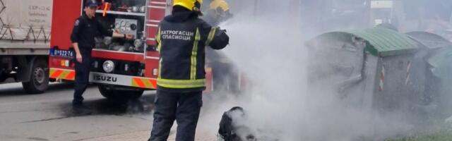 Nesavesni građani zapalili kontejner u centru (FOTO)