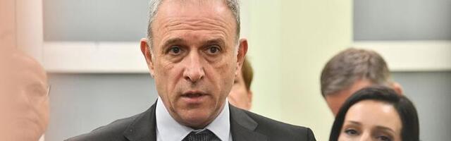 "Za novog premijera su i cipele Ane Brnabić prevelike"