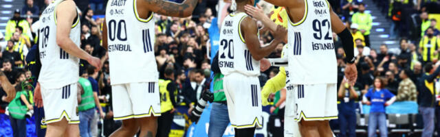 OFANZIVNA SILA STIŽE U BEOGRAD Fenerbahčeova rutina pred megdan sa uzdrmanim Partizanom