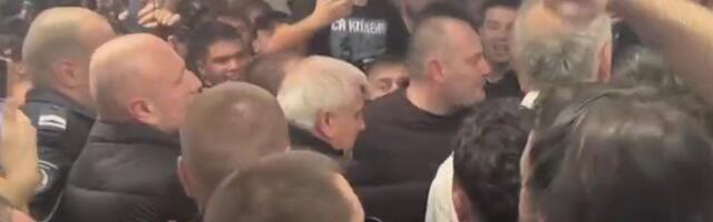 Željko Obradović u grotlu navijača, pogledajte reakciju kada su ga Grobari okružili i zagrmeli kao nikad