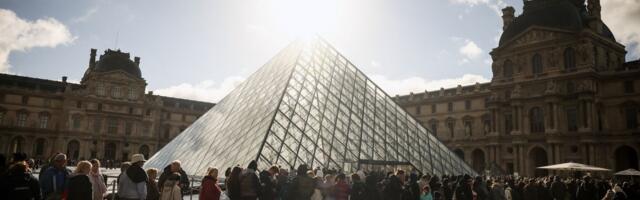 Makron za novog direktora Luvra postavio direktora Versajskog dvora Kristofa Leriboa