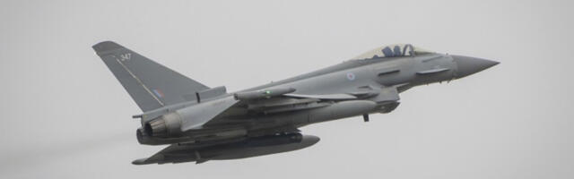 ​Израелски ратни авиони бацају летке изнад Бејрута