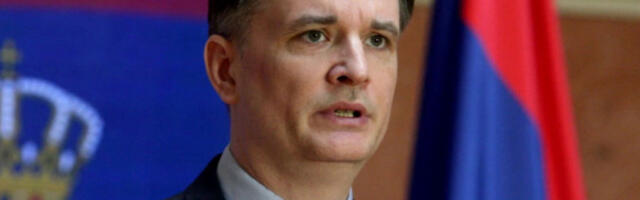 И онда се ми бавимо њима, а не они нама…