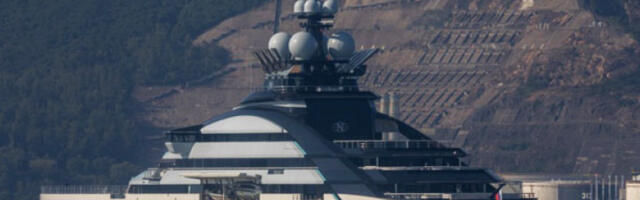 Руска суперјахта прошлa кроз Ормуски мореуз