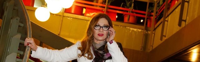 Pustite Danicu Maksimović da uživa u svom izgledu