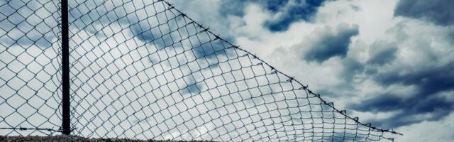 Filmsko bekstvo iz zatvora u Francuskoj: Opasni begunci presekli rešetke ćelije, oružje im dostavili dronom?