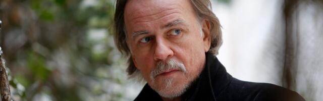 URNA ŽARKA LAUŠEVIĆA IZNETA IZ SRBIJE: Evo gde će biti posmrtni ostaci legendarnog glumca