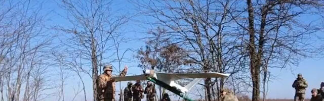 Bizarna scena sa ukrajinskog ratišta: Dron se vratio sa trozupcem u trupu (FOTO)