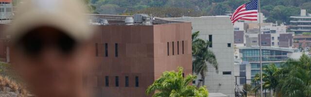 Američka zastava ponovo podignuta na ambasadi SAD u Venecueli: Posle punih sedam godina