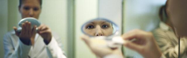 Uradite ovo čim ustanete: Isplazite jezik ispred ogledala, boja otkriva šta vam se dešava u stomaku