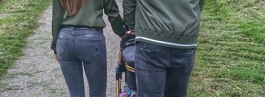 UPOZNALI SE U RIJALITIJU, A VAŽE ZA NAJSKLADNIJI PAR! Planiraju petoro dece, a sad objavili kadrove porodične idile (FOTO)