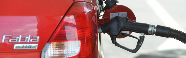ZELENSKI I UKRAJINCI NE SKIDAJU OSMEHE S LICA: Restrikcije benzina u Rusiji, evo kakav je HAOS nastao (VIDEO)