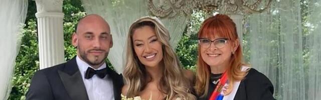 Isplivala slika sa venčanja Tee Tairović! Mladenci blistaju od sreće nakon što su izgovorili sudbonosno "da"