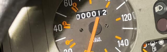 Pronađen Renault 5 iz 1982. koji je prešao samo 12 km: Kupila ga, pa ga od straha zaključala