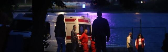 BEŽIVOTNO TELO ZAGLAVLJENO U VOZILU! Teška nesreća na mostu između Kovina i Smedereva: Jedna osoba poginula! (FOTO)