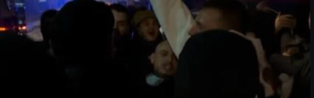 (VIDEO) "Grobari" dočekali košarkaše Partizana u Humskoj: Orili se stihovi poznate navijačke pesme